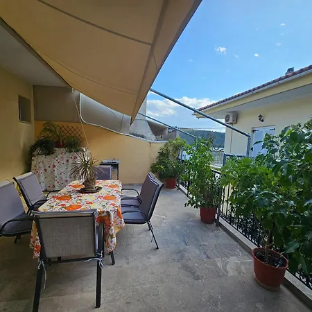 Vivari Apartment *